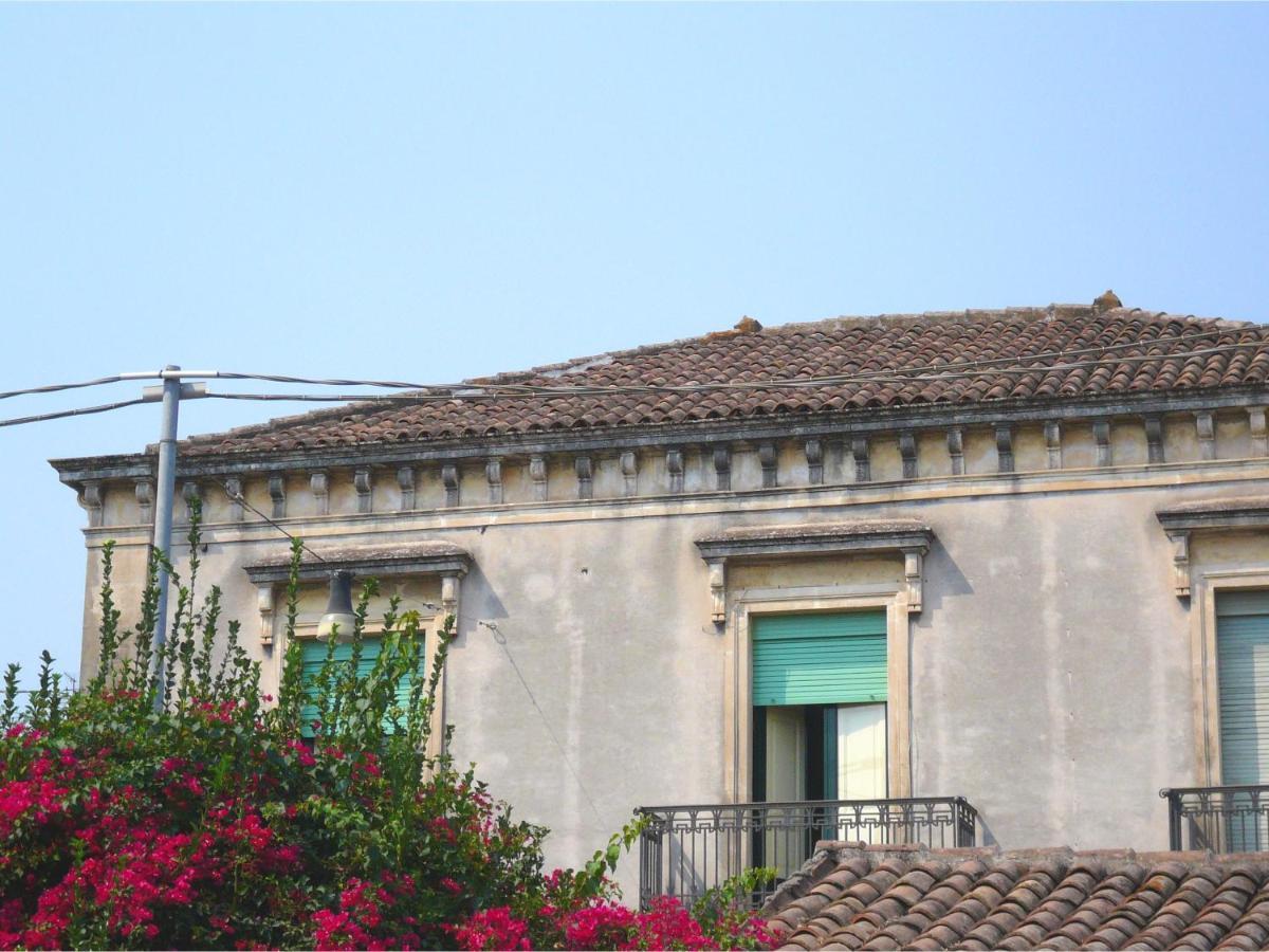 4 Bedrooms House With Sea View And Enclosed Garden At Riposto 1 Km Away From The Beach Exterior photo
