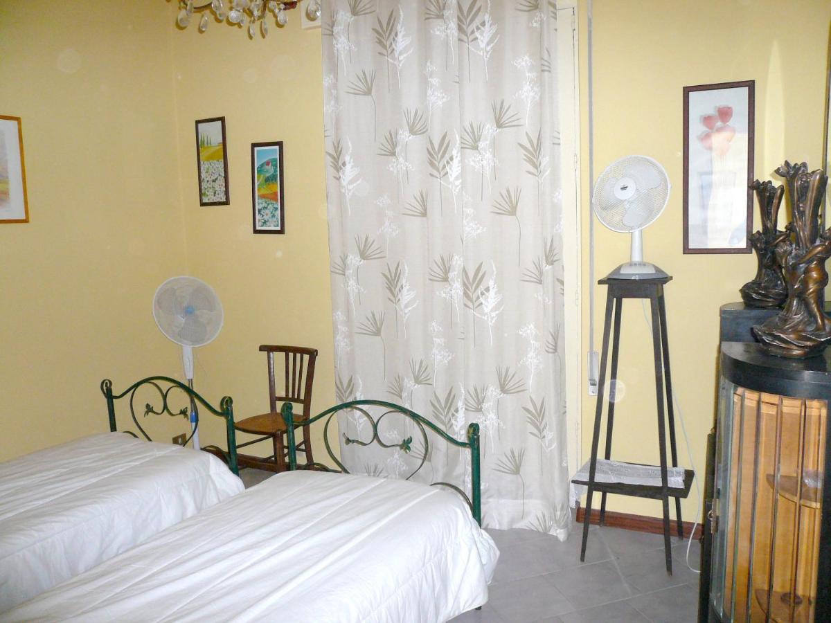 4 Bedrooms House With Sea View And Enclosed Garden At Riposto 1 Km Away From The Beach Exterior photo