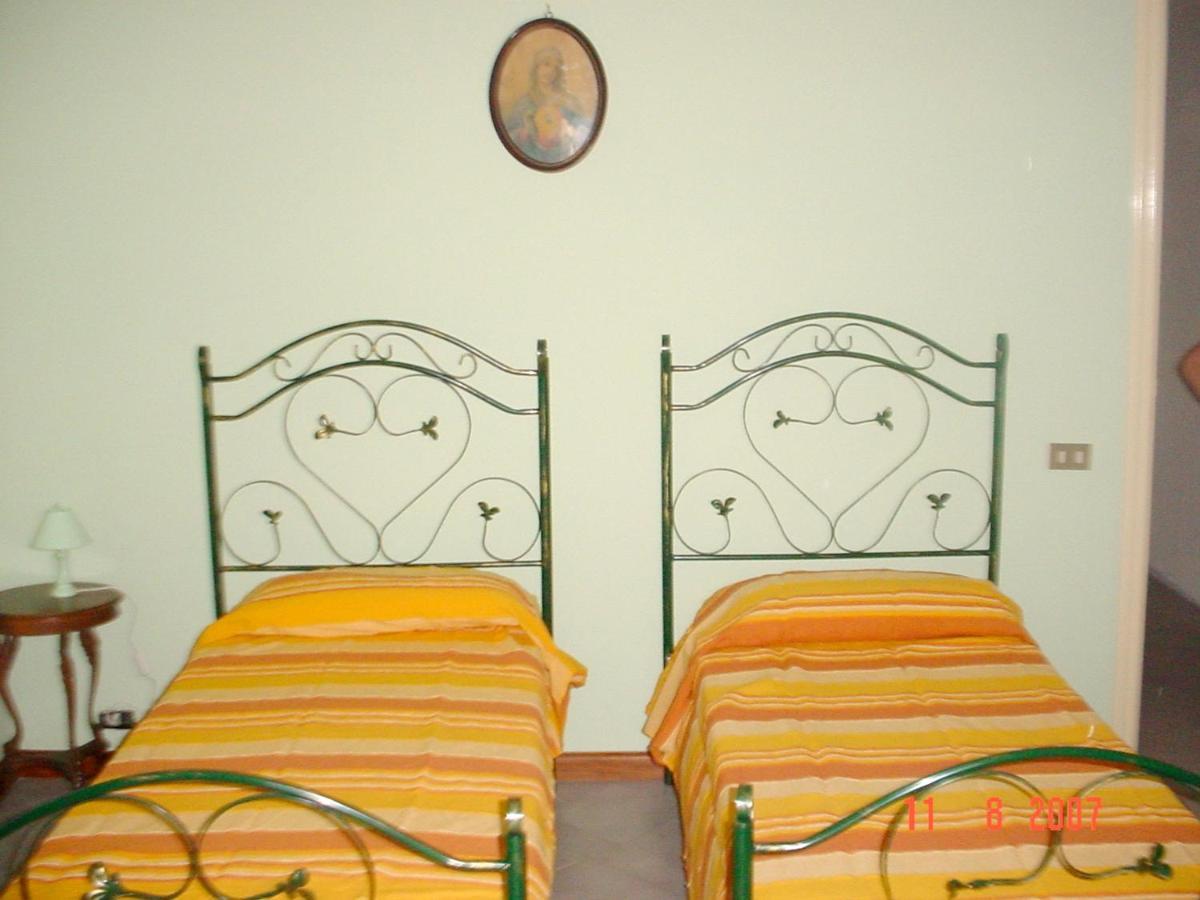 4 Bedrooms House With Sea View And Enclosed Garden At Riposto 1 Km Away From The Beach Exterior photo